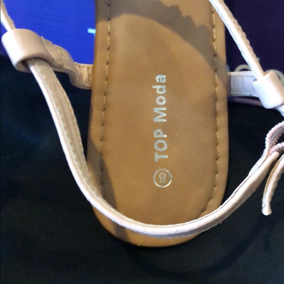 Sandals size 8 - Picture 3 of 6